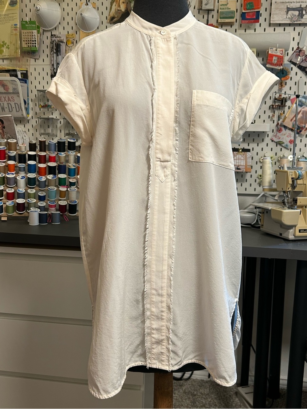 Vince Cream Short-Sleeve Band-Collar 100% Silk Placket Shirt